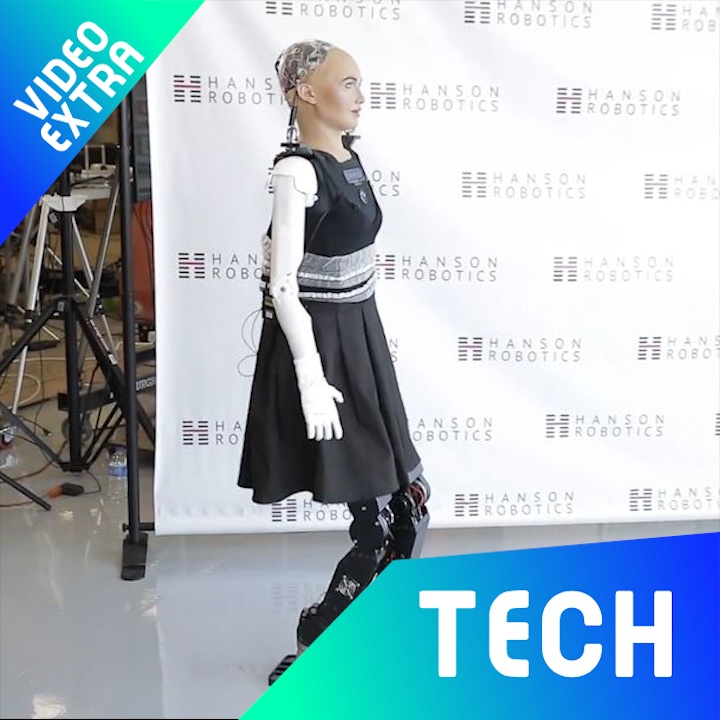 Robot Sophia 'nhun nhay' nhu nguoi tren doi chan moi hinh anh