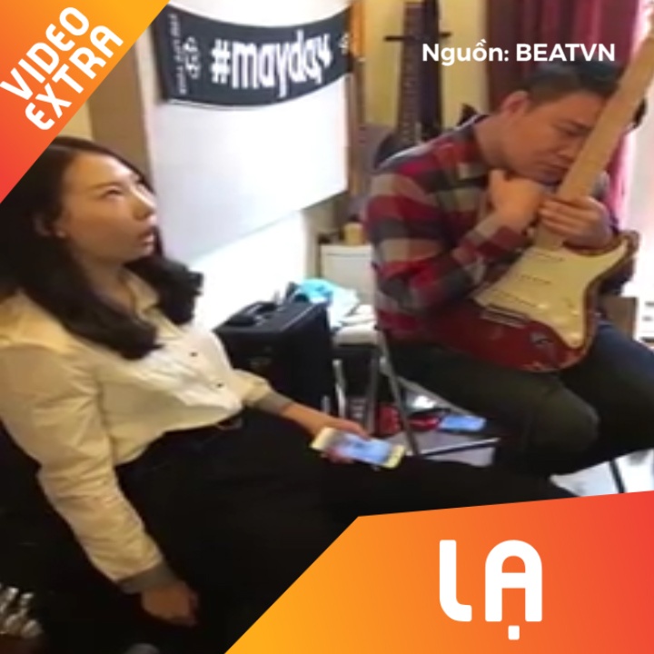 Co gai Trung Quoc 'ngat xiu' khi hat mot hoi qua dai hinh anh