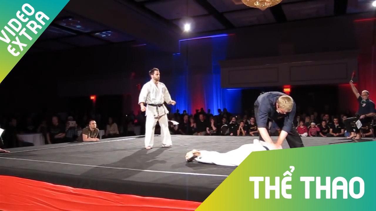 Nhung cu da dep mat nhu trong phim anh tren san thi dau Karate hinh anh