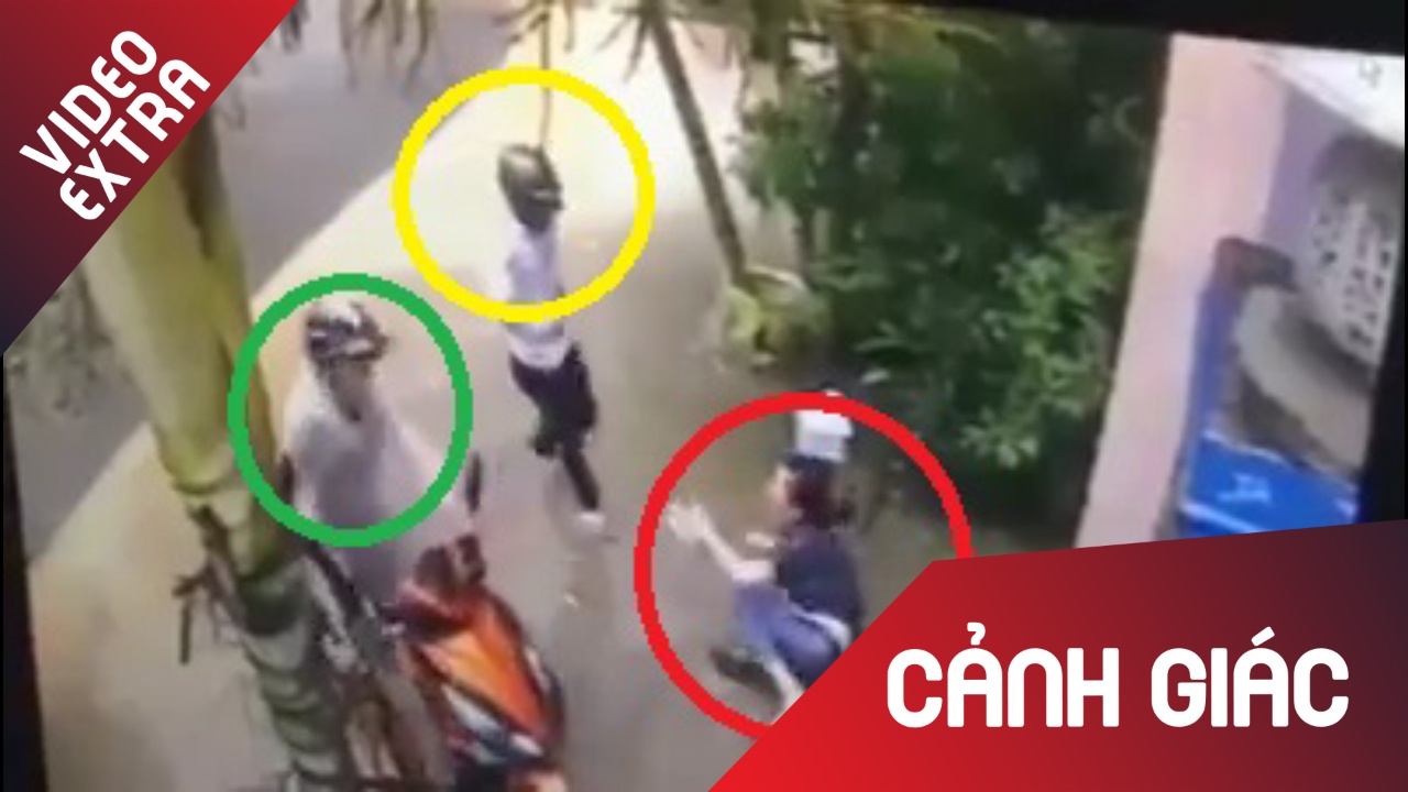 Danh nguoi cuop xe may ngay truoc cua nha hinh anh