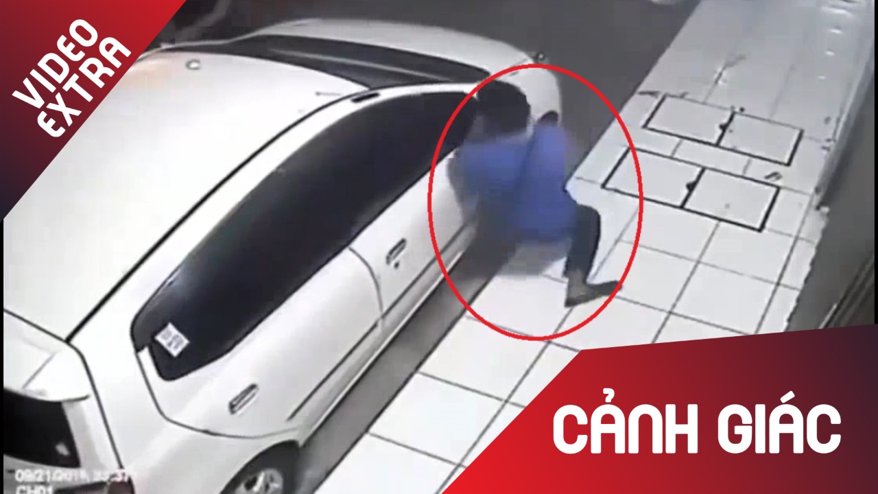 Trom be guong xe oto bat thanh vi qua cung hinh anh