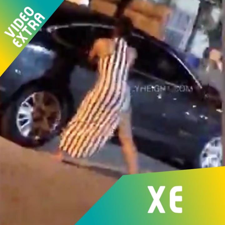 Dap kinh khong vo, co gai dot luon oto cua ban trai de ha gian hinh anh