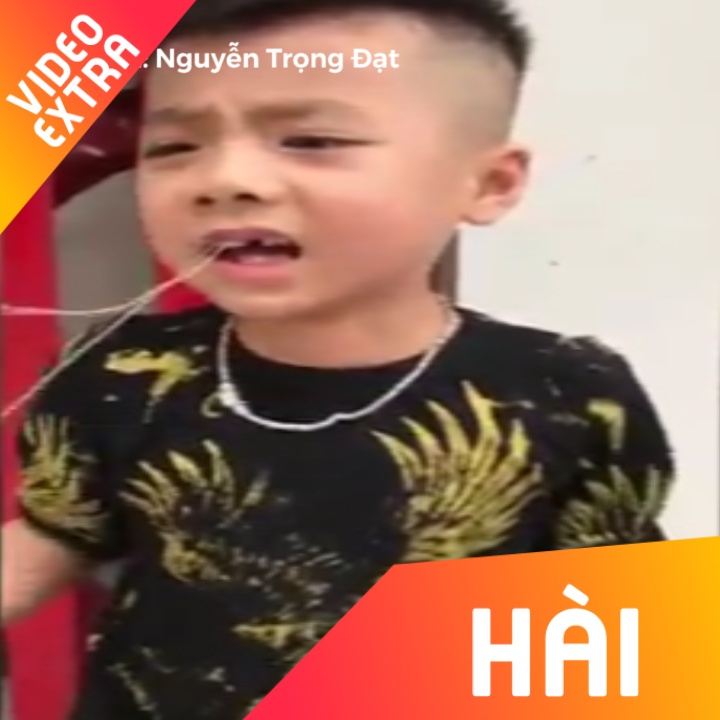 Ong bo du con nho rang bang cach cot chi vao qua bong hinh anh