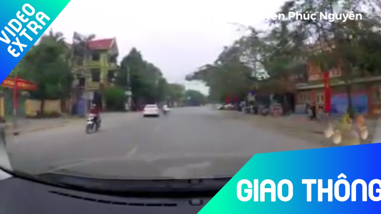 Danh lai 'sieu lua', tai xe cuu nguoi qua duong trong gang tac hinh anh