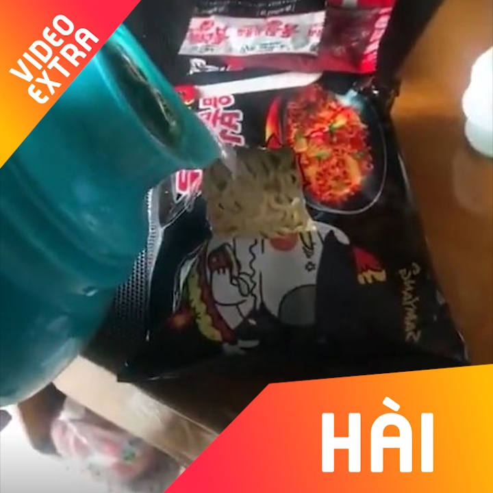 Huong dan cach an mi goi khong can chen dua hinh anh