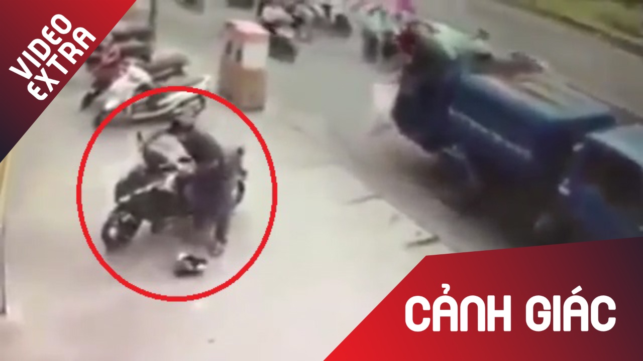 Thanh nien be khoa trom Air Blade trong 20 giay hinh anh