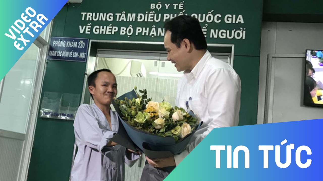 Chang trai khuyet tat di bo tu Sai Gon ra Ha Noi de dang ky hien tang hinh anh