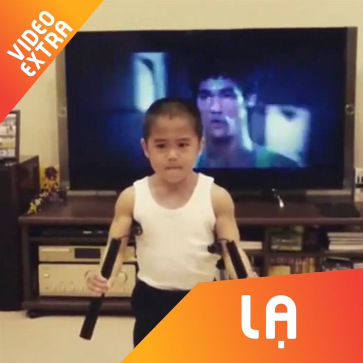 Cau be 9 tuoi co co bap cuon cuon, mua vo nhu Ly Tieu Long hinh anh