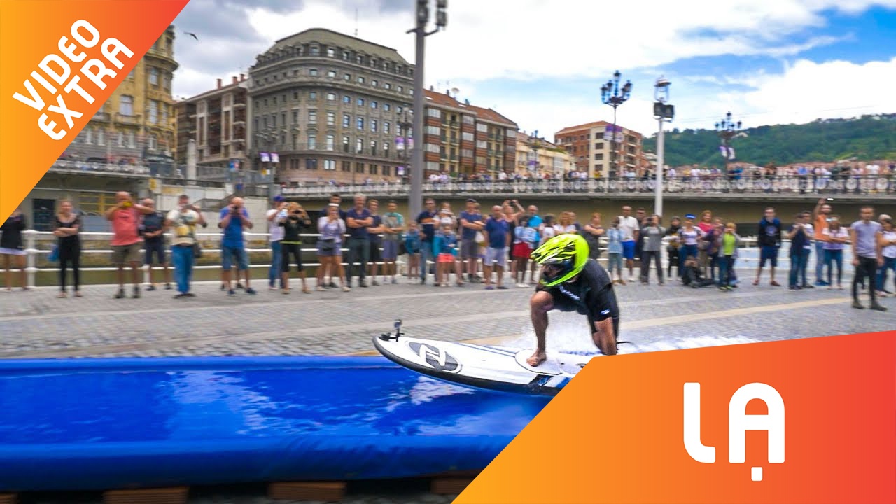 Tu tin 'luot song' trong long thanh pho voi chiec van luot bang dien hinh anh