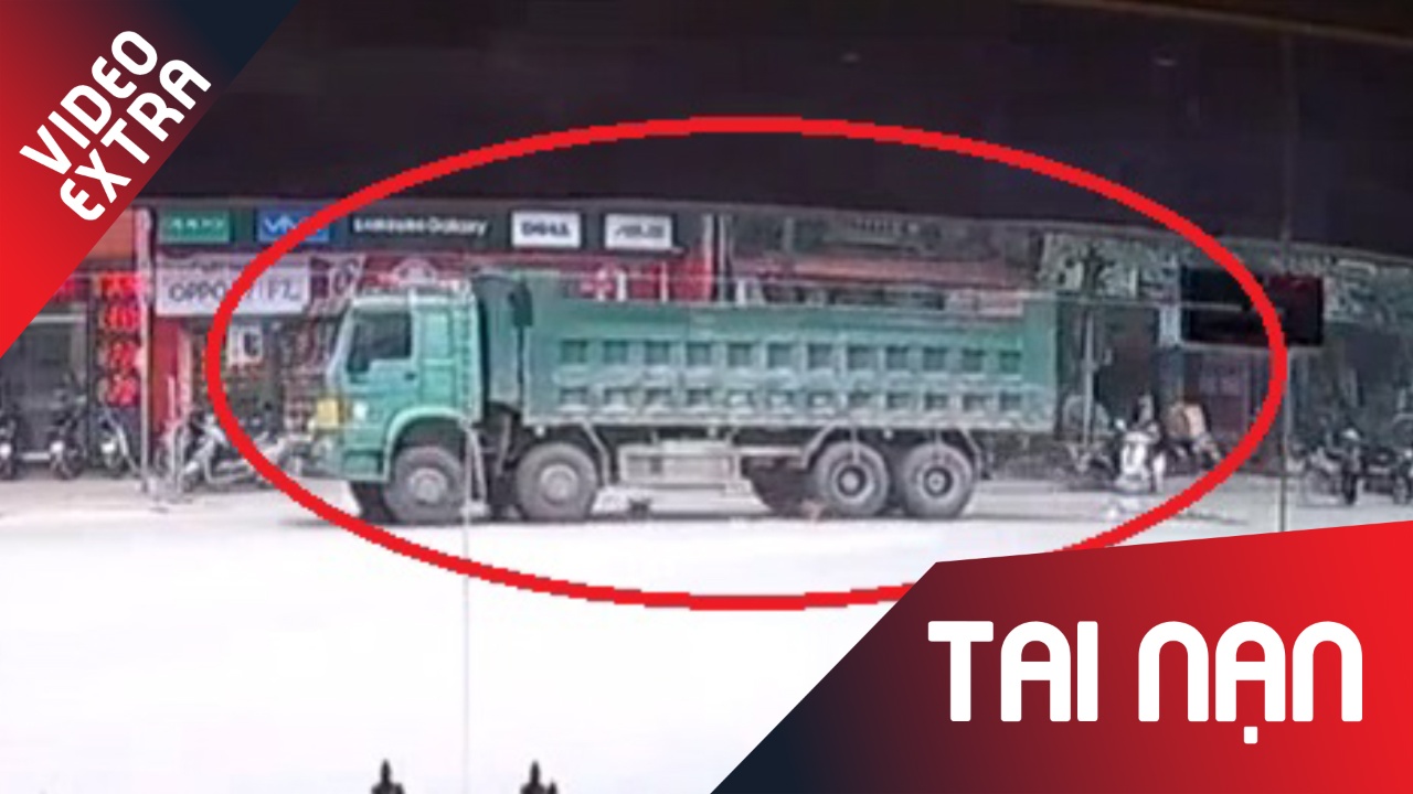 Xe dap roi vao diem mu bi xe tai can trung tai Bac Giang hinh anh