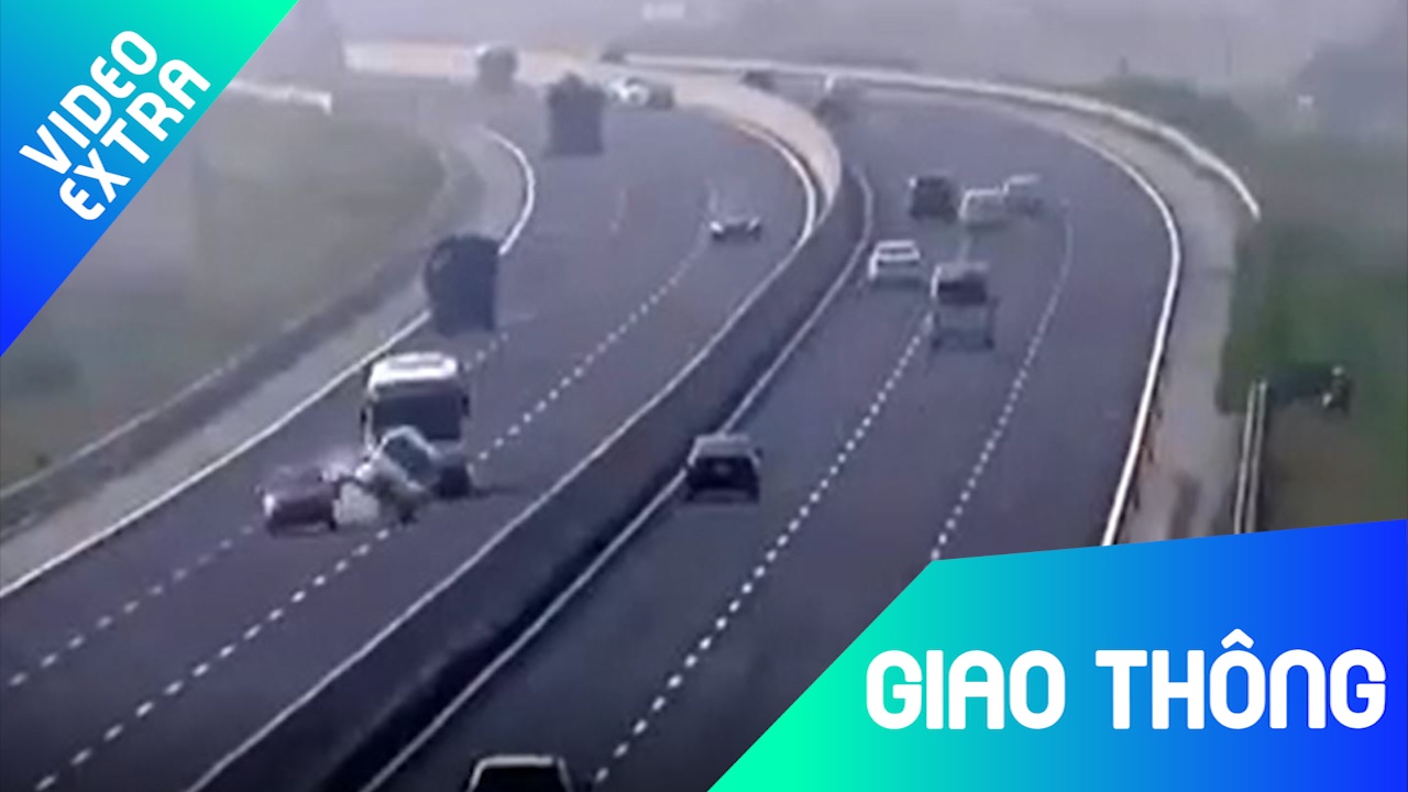 Hai oto va cham qua lai tren cao toc Ha Noi - Hai Phong hinh anh