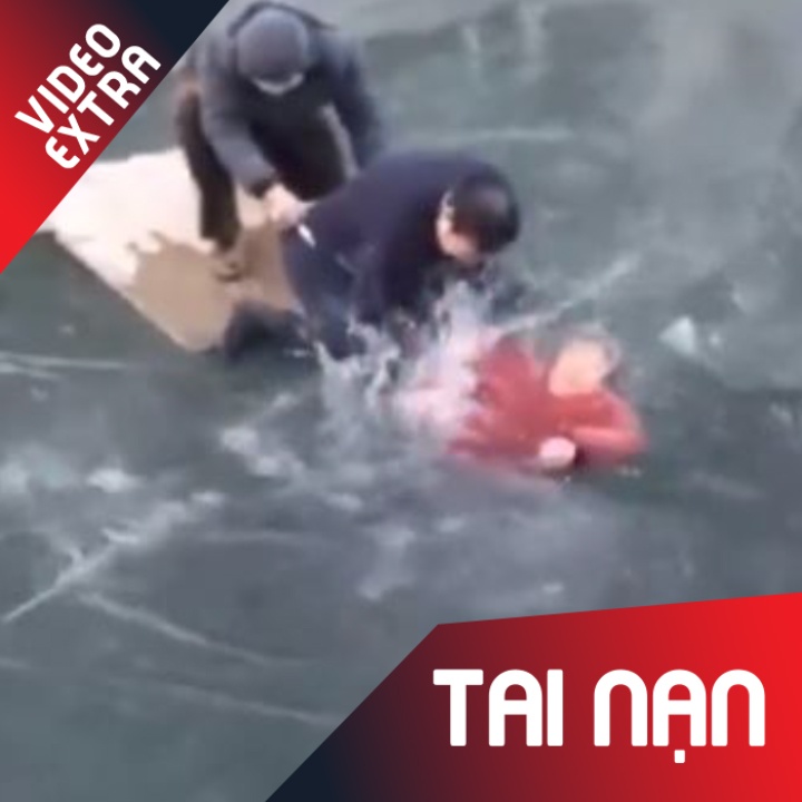 Man giai cuu ba cu lot xuong dong song dong bang hinh anh