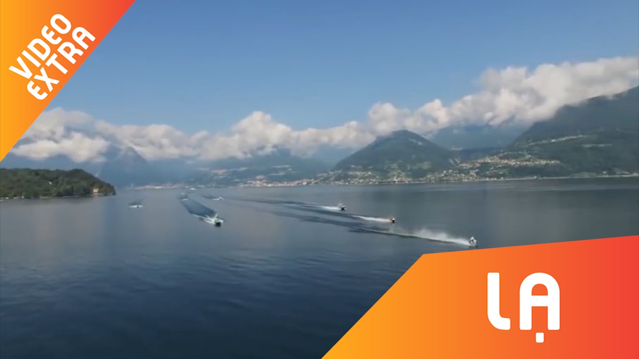 Biker lai moto lap ky luc lai xe 5 km tren mat nuoc hinh anh