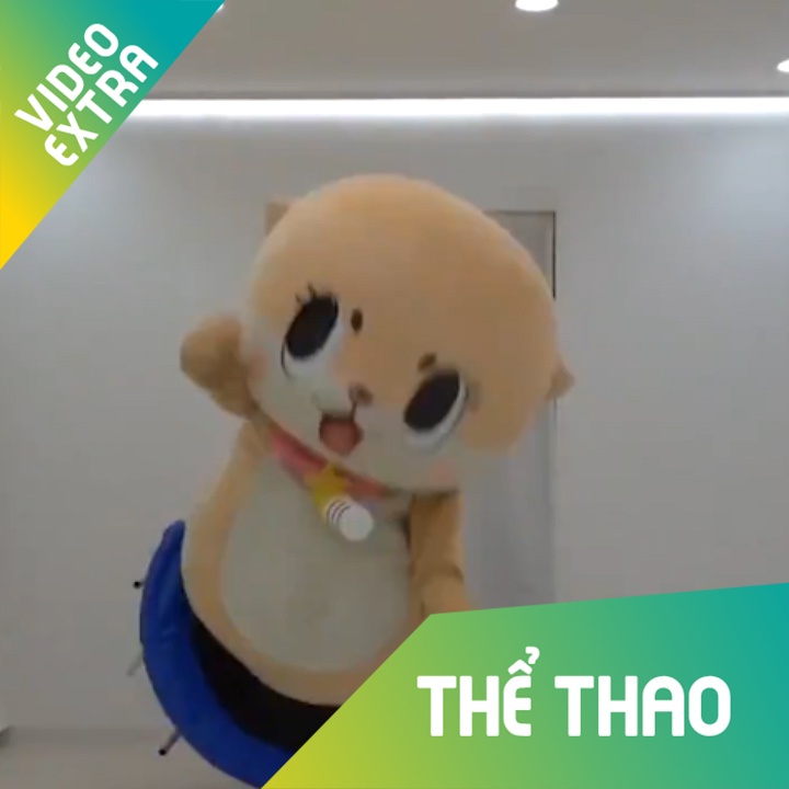 Nhung khoanh khac 'lay loi' cua chu mascot lam viec gi cung hong hinh anh