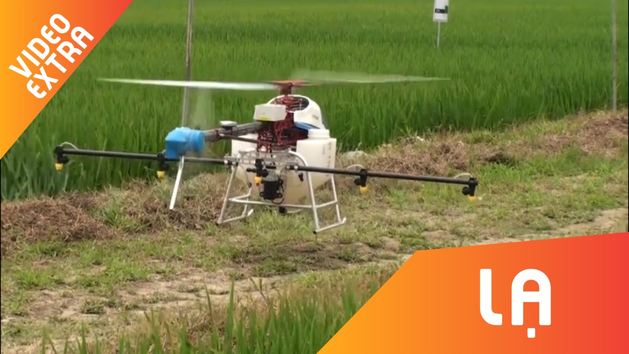 Xem may bay khong nguoi lai phun thuoc sau xuat hien o Viet Nam hinh anh