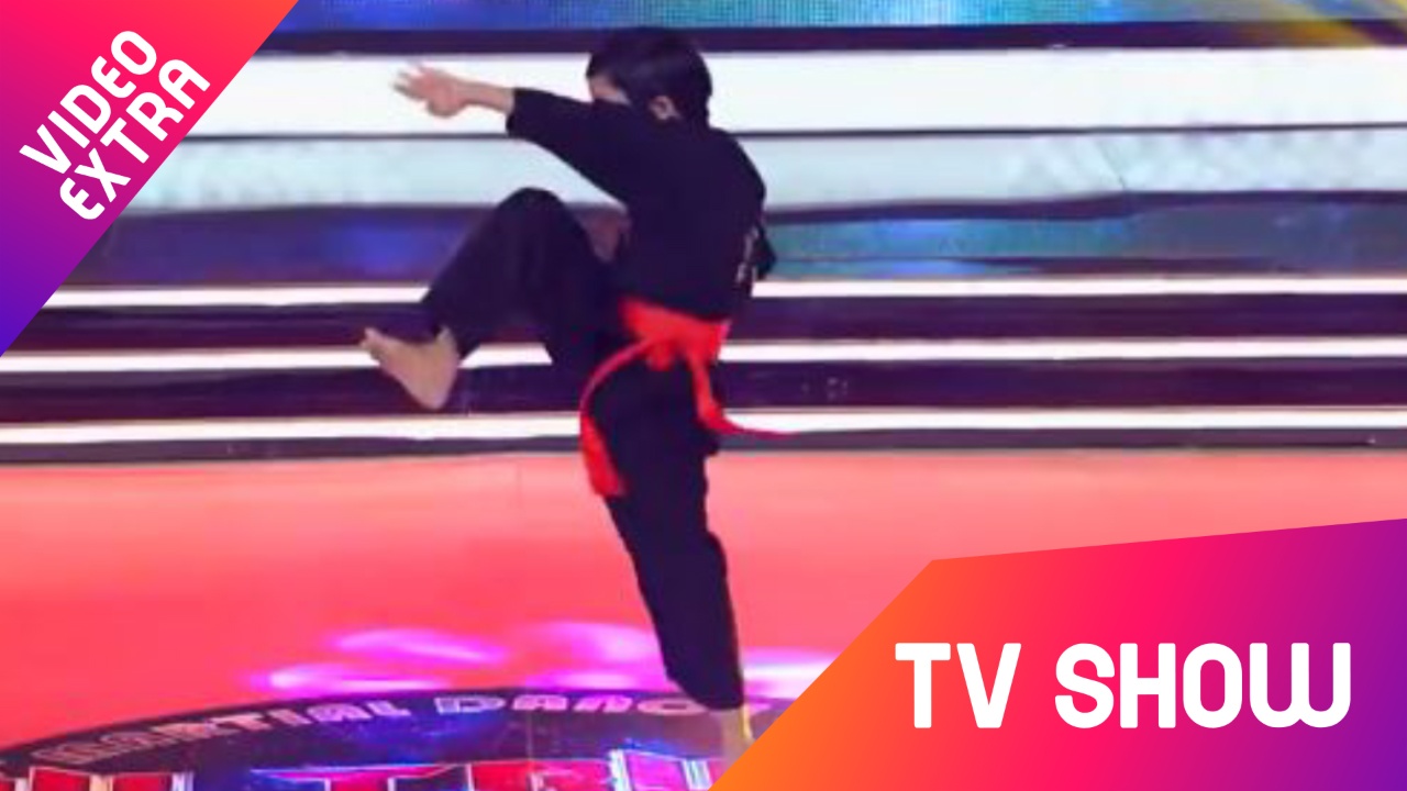 Cau be 12 tuoi cung man vo co truyen khien Minh Tu bat ngo hinh anh