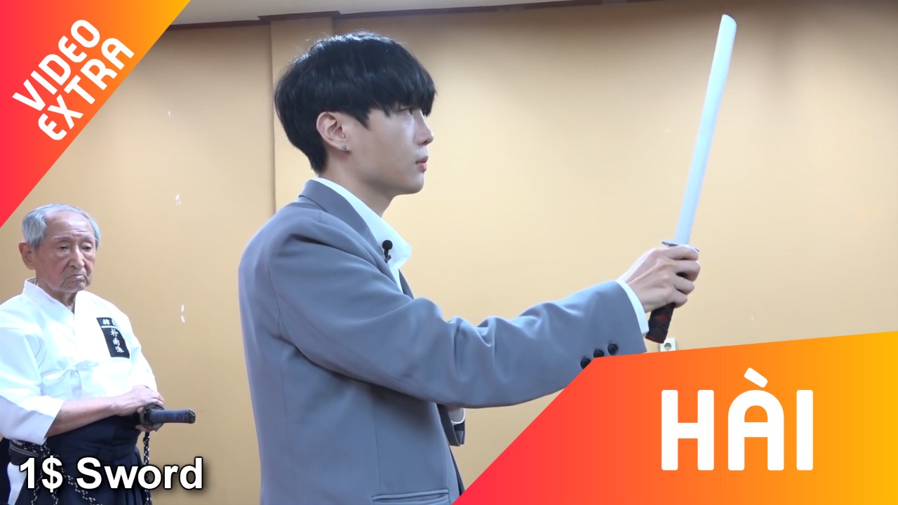 Su khac biet 'mot troi mot vuc' giua thanh kiem 2.000 USD va 1 USD hinh anh