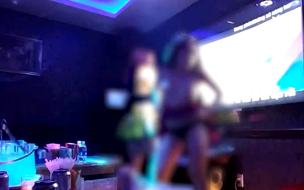 'Tu A den Z' trong cac nha hang thac loan giua Sai Gon hinh anh