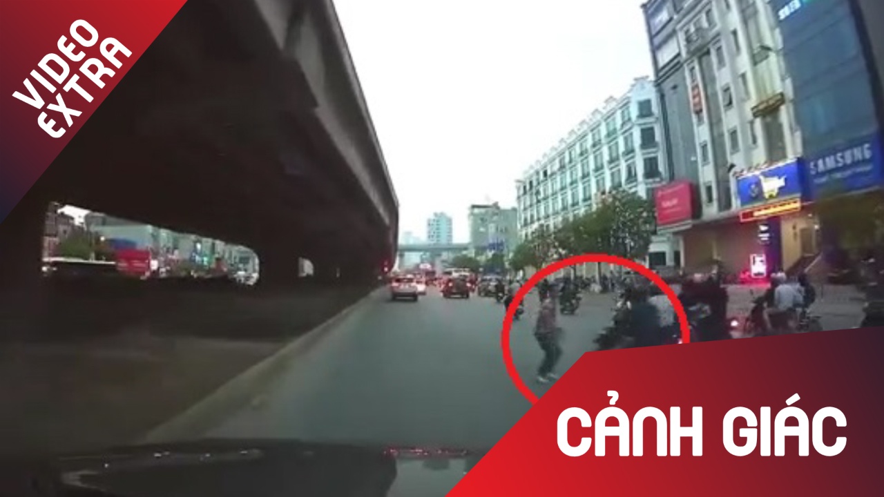 Sang duong sai vach, thanh nien bi xe may tong lon nhao hinh anh