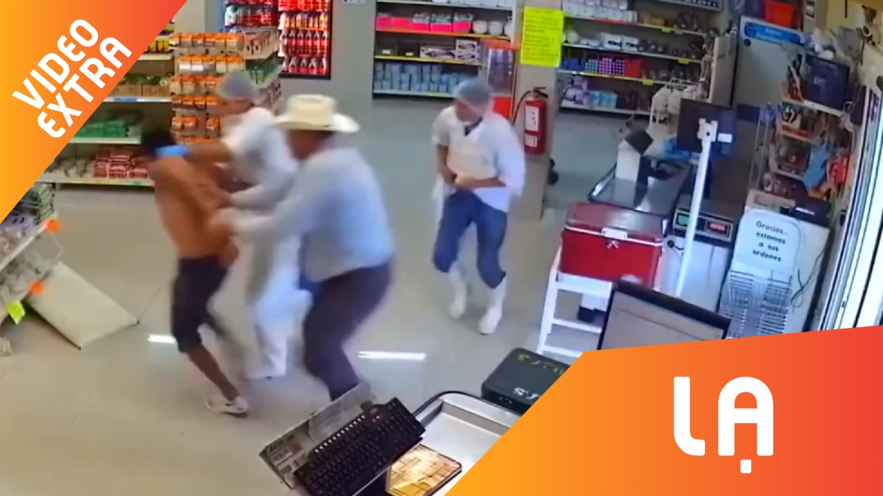 Nguoi dan ong tay khong ha guc ten cuop co sung lan dao o Mexico hinh anh