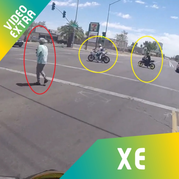 'Phuot thu' My dung xe, che chan cho cu ba qua duong hinh anh