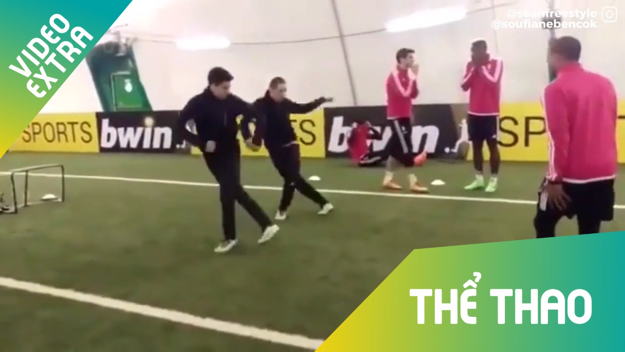 Pogba cung cuu sao MU bi dan bong da duong pho 'dat mui' hinh anh