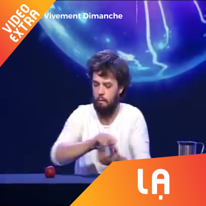 Ao thuat gia voi doi tay nhanh nhat the gioi hinh anh