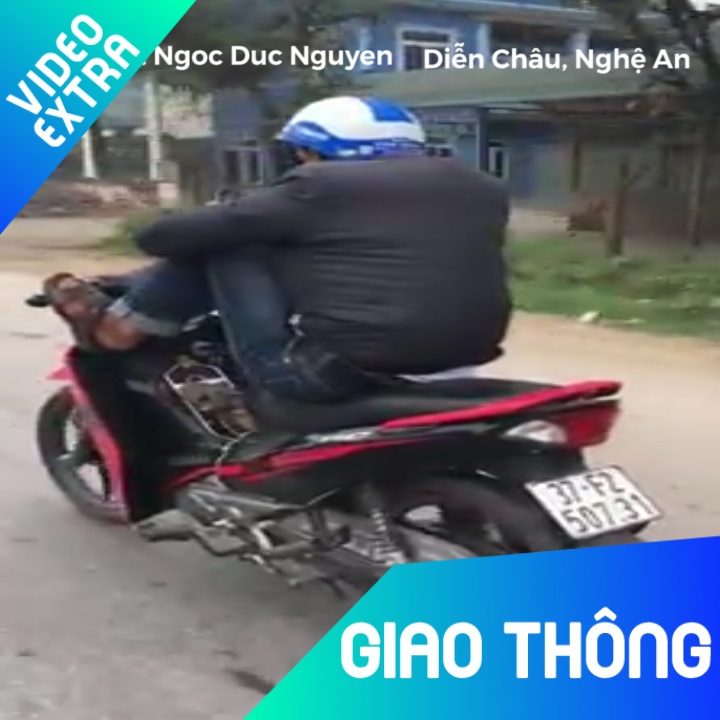 Dieu khieu xe may bang chan, thanh nien phong nhanh tren quoc lo 1A hinh anh
