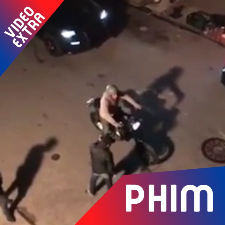 Lo canh quay ruot duoi kich tich cua bom tan Venom hinh anh