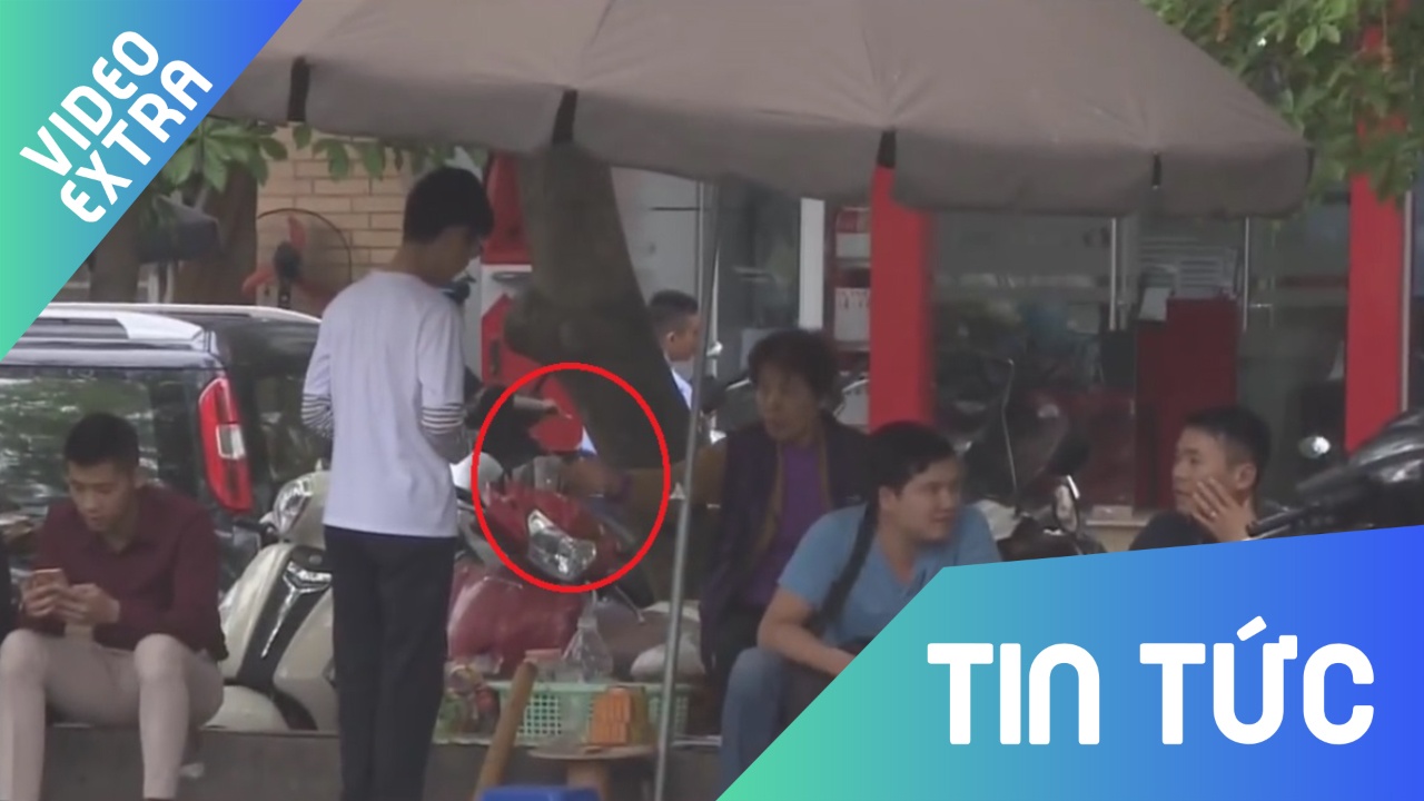 Nhieu cua hang ban thuoc la cho tre em hinh anh