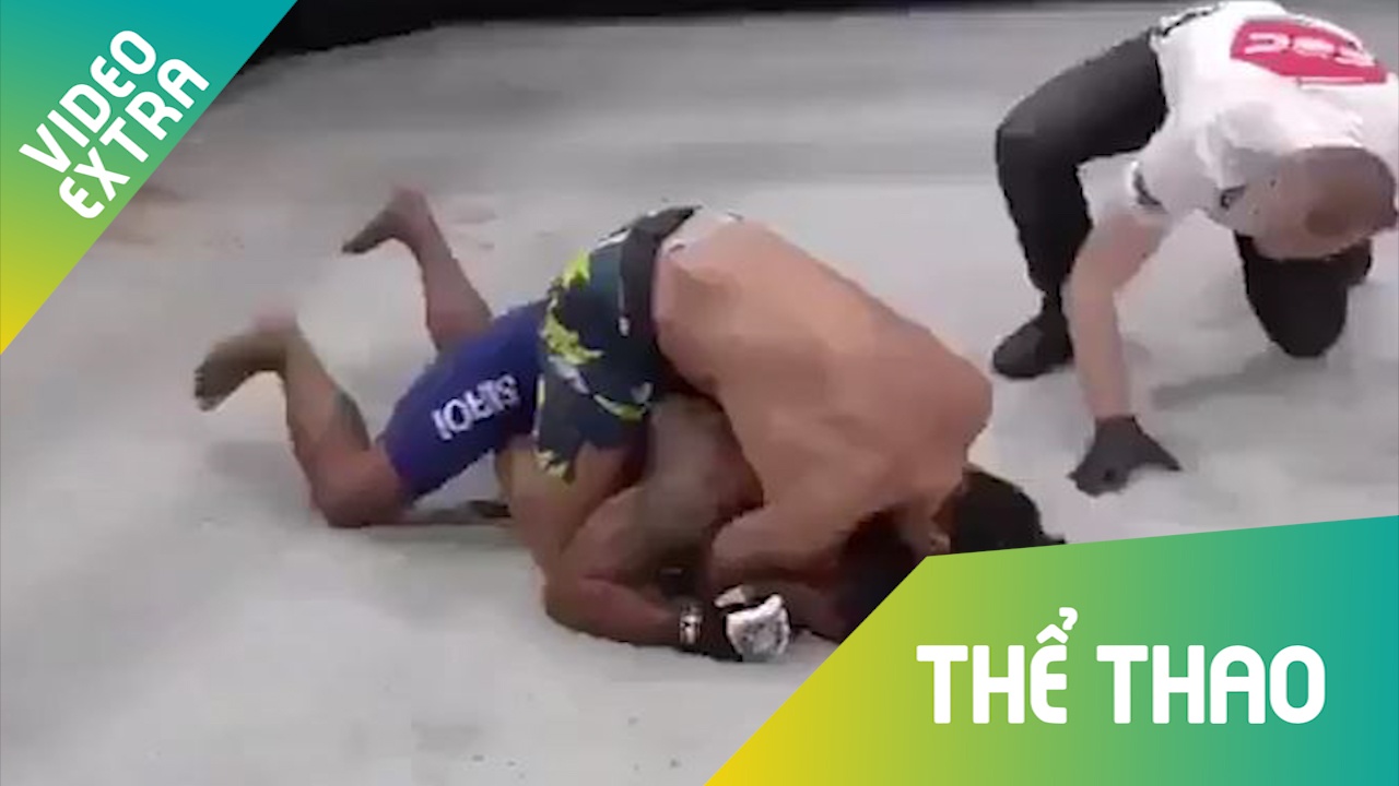 Vo si gay tranh cai khi dung don la ket thuc doi thu hinh anh