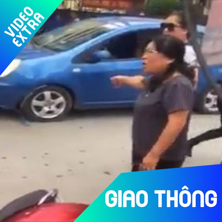 Va cham giao thong, nu tai xe gay buc xuc 'con nguoi khong quan trong' hinh anh