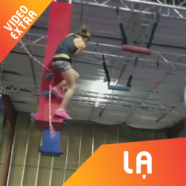 Man vuot chuong ngai vat nhu ninja cua co be 10 tuoi hinh anh