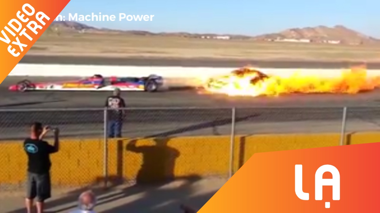 Man dot chay oto bang dong co xe F1 hinh anh