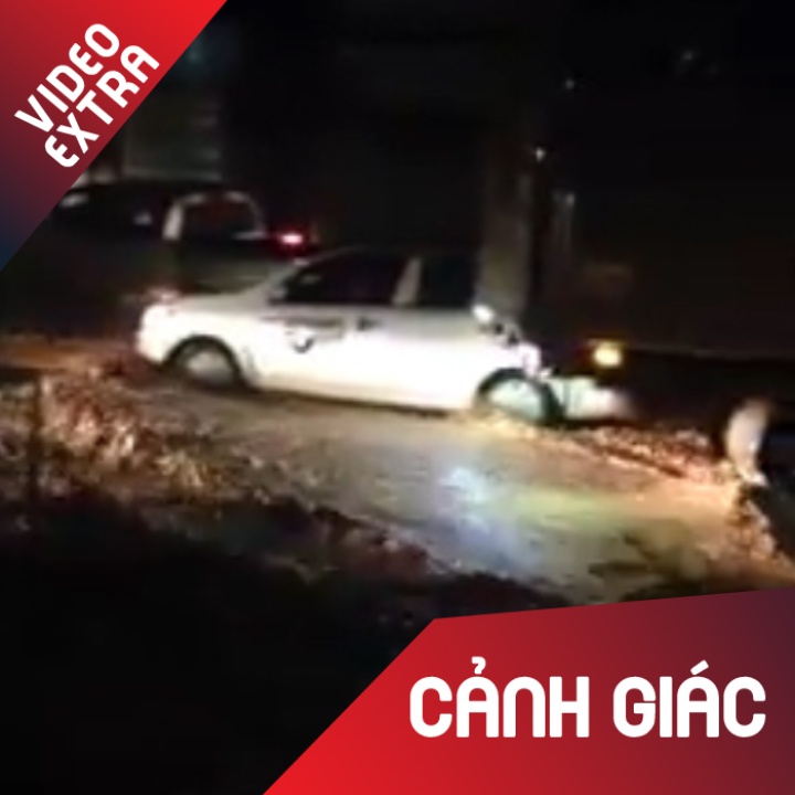 Lu cuon cuon nhu thac do can quet Hoa Binh trong dem hinh anh