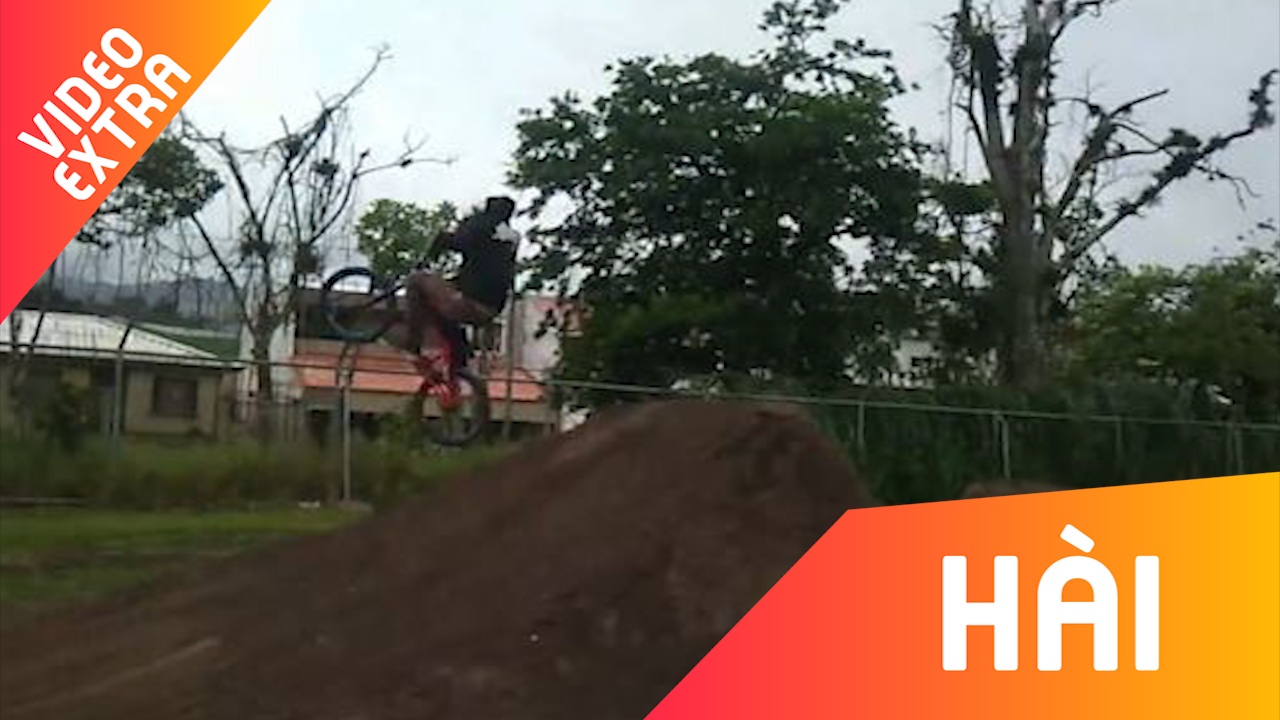 Nhung pha te nhao khi choi xe dia hinh hinh anh