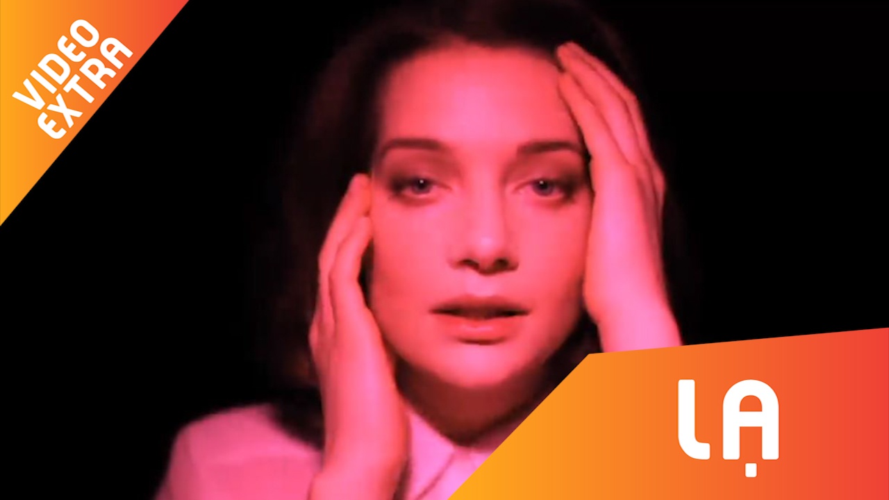 Hay xem cach guong mat bien doi theo goc chieu sang hinh anh