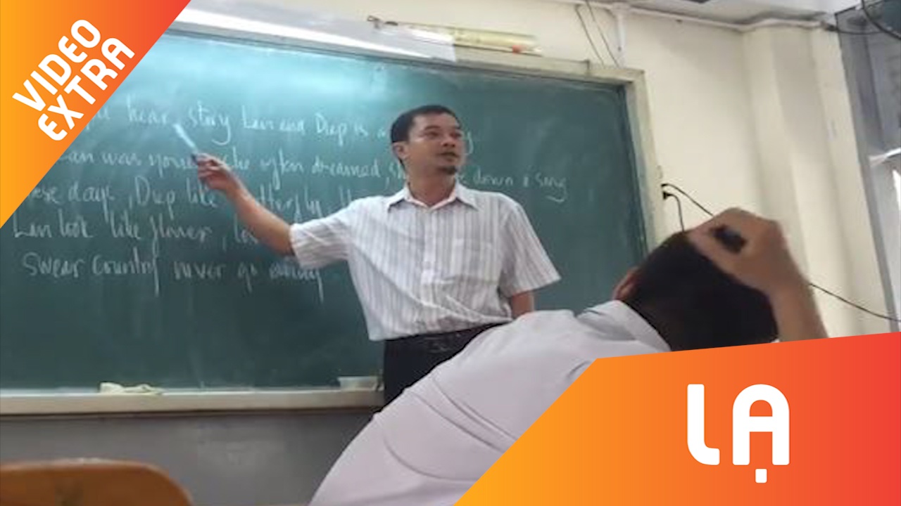 Thay giao hat Lan va Diep ban tieng Anh cuc hai hinh anh