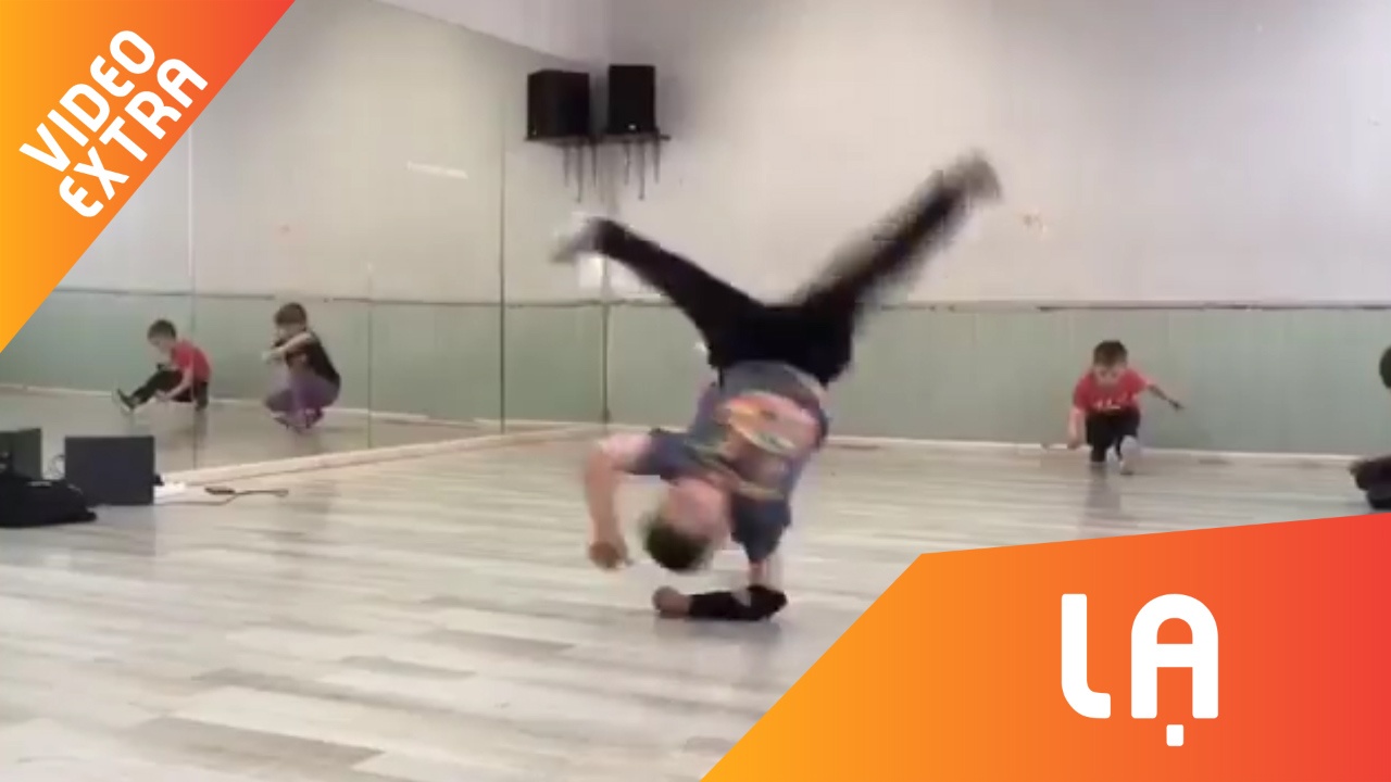 Man breakdance cua cau be 7 tuoi khien the gioi nguong mo hinh anh