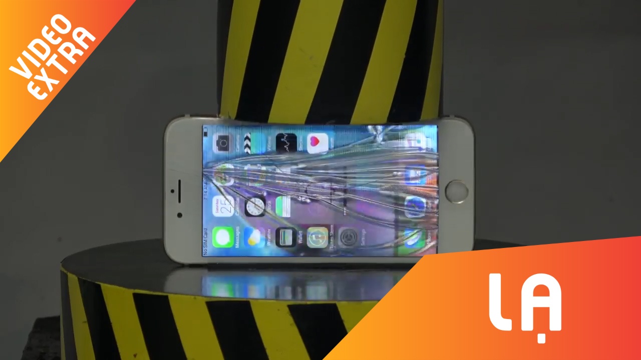 Nghien nat iPhone ra hang tram manh voi may ep thuy luc hinh anh