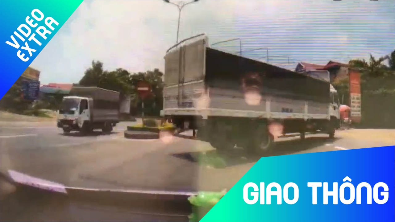 Qua duong cat ngang khong giam toc do, xe tai suyt gay tai nan hinh anh