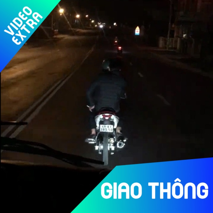 Xe may lang lach danh vong dau xe khach gay buc xuc hinh anh