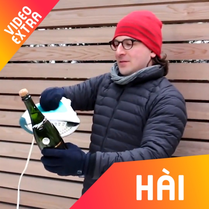 Nhung man khui champagne hai huoc hinh anh