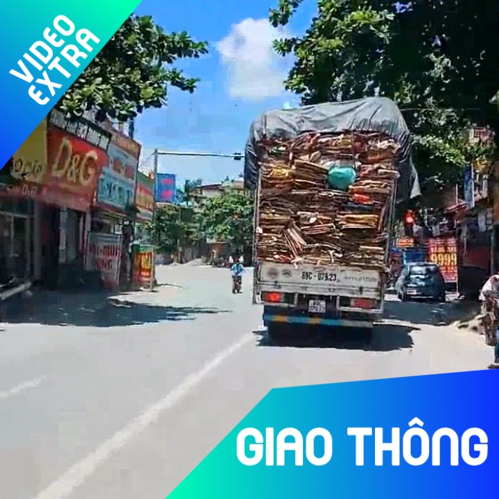 Oto chat nhu 'nui' luu thong tren duong hinh anh