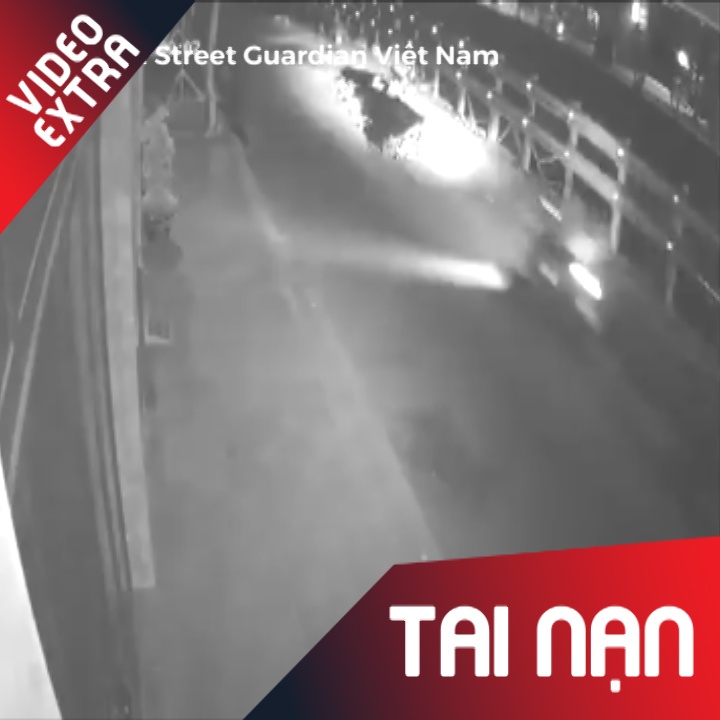 Va phai dong cat giua duong, nguoi di xe may vang ca chuc met hinh anh