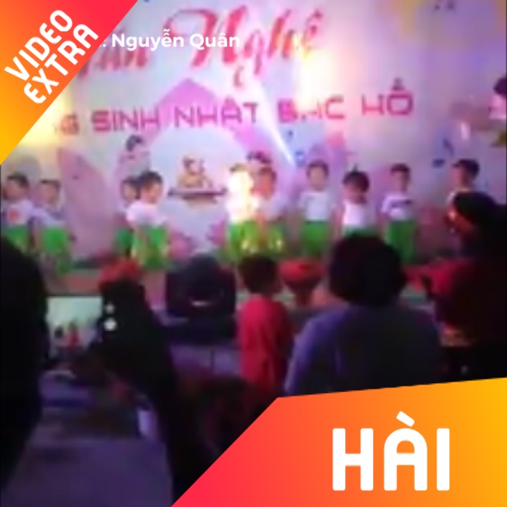 Co giao bat luc keu goi hoc sinh tham gia nhay mua van nghe hinh anh