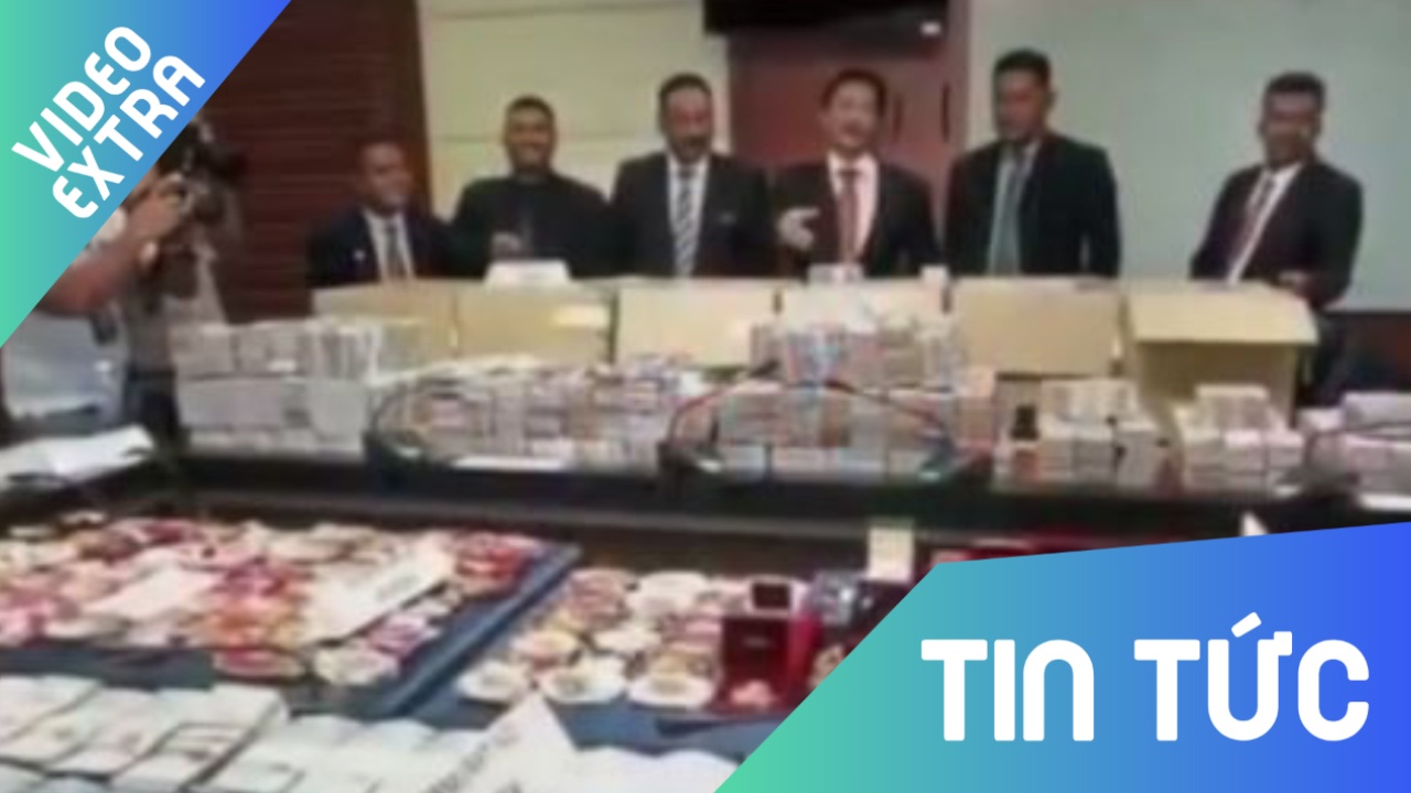 Thu giu hang vali tien trong nha cuu thu tuong Malaysia hinh anh