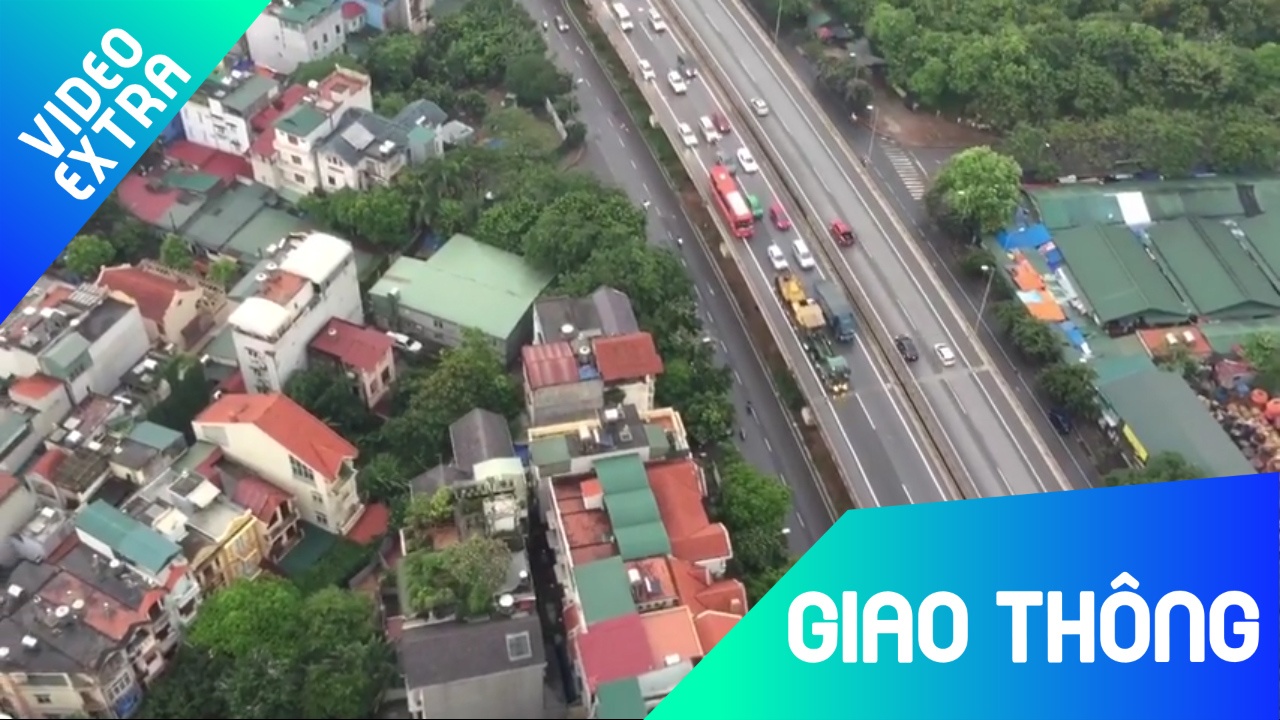 Hai xe tai di 'rua bo' gay un tac nhieu cay so hinh anh