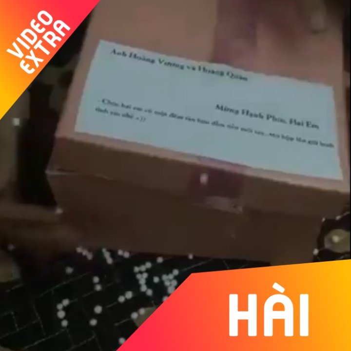 Co dau chu re nhan toan 'tien le' do ban mung cuoi hinh anh