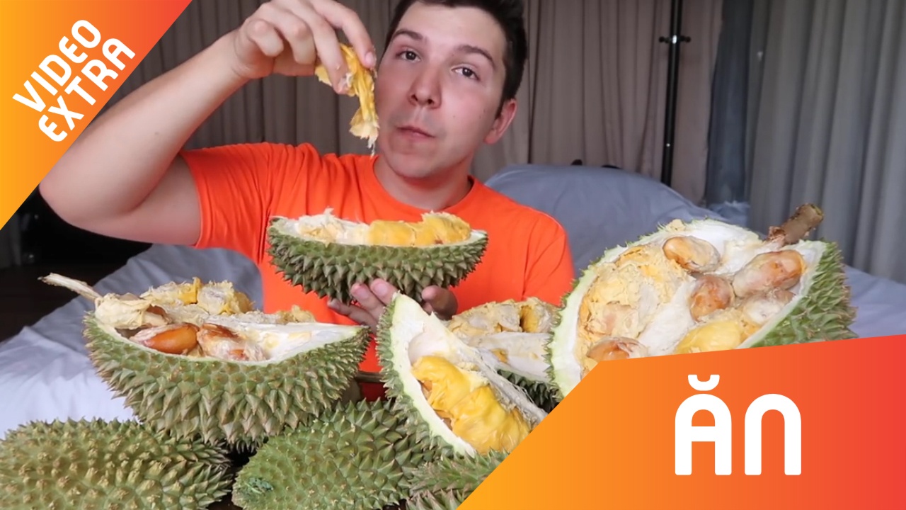 Chang trai an 4 trai sau rieng lien tuc hinh anh